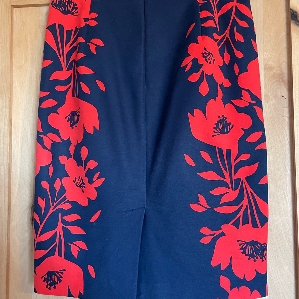 Boden Floral Pencil Skirt – Navy & Red – Size US 6P / UK 10P - Picture 3 of 6